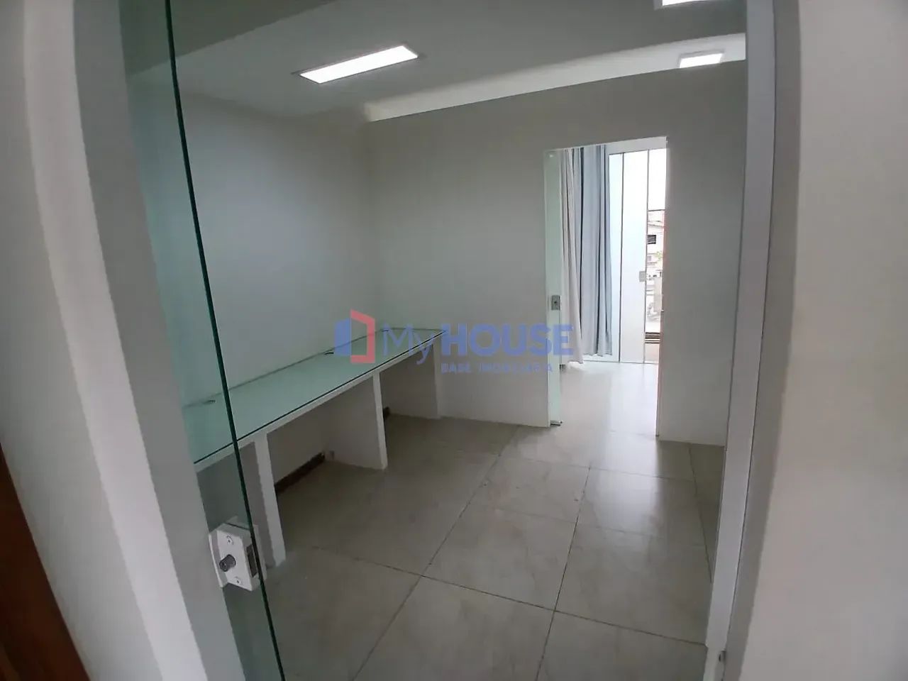 Sala Comercial de 45 m² na Av. Tancredo Neves  São Francisco, Ilhéus - Foto 3