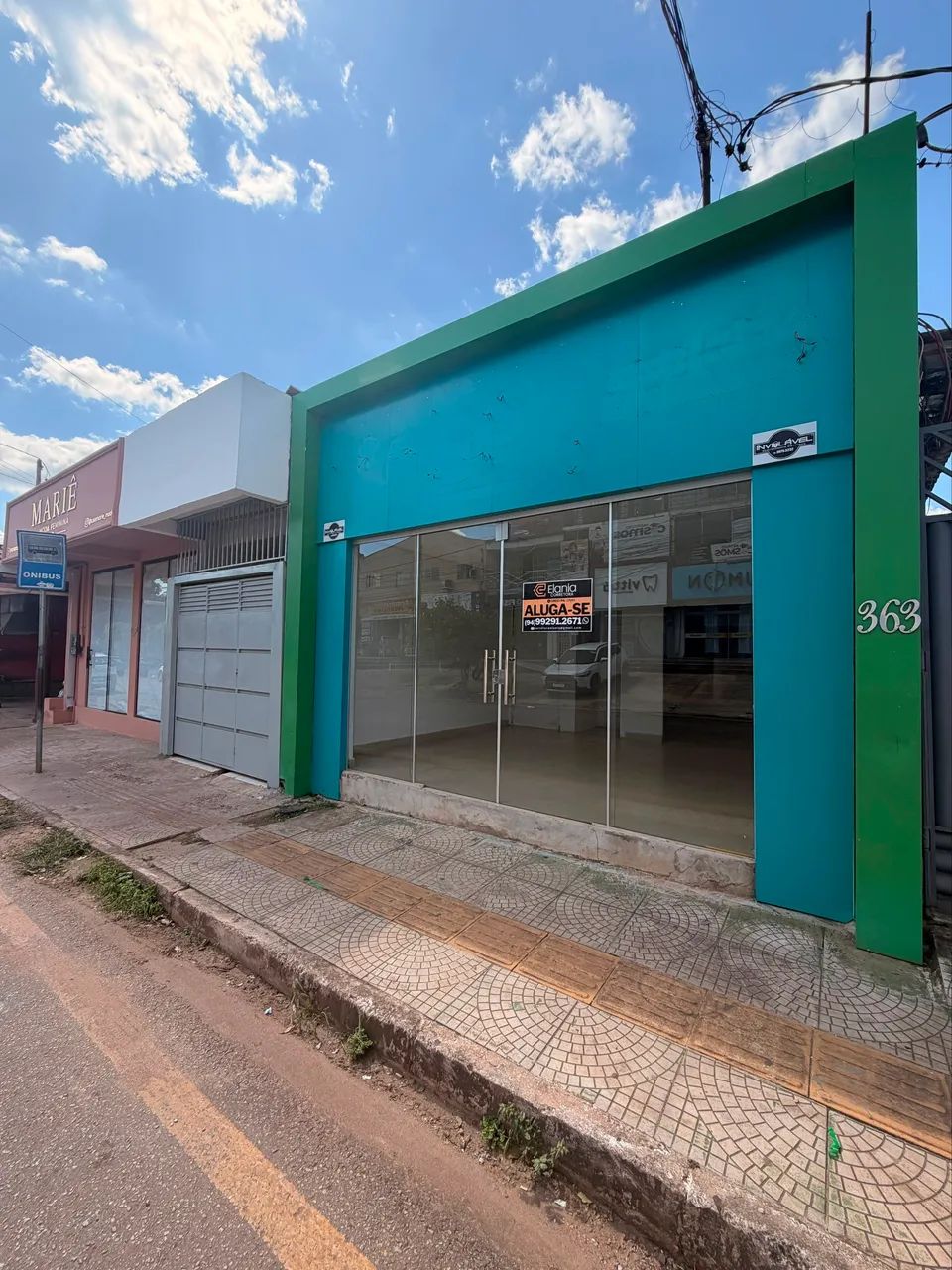 ALUGA-SE sala comercial 