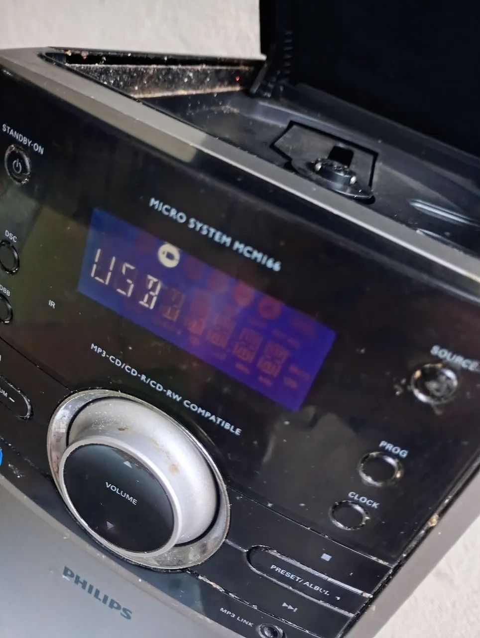 Mini System Philips entrada USB e CD 1 caixa de som - Volume mal contato para abaixar - Foto 3