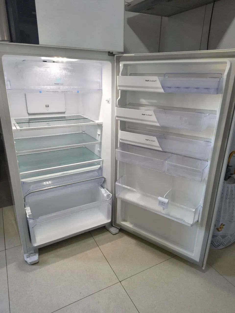Geladeira branca duplex da Eletrolux de 474 litros - Foto 5