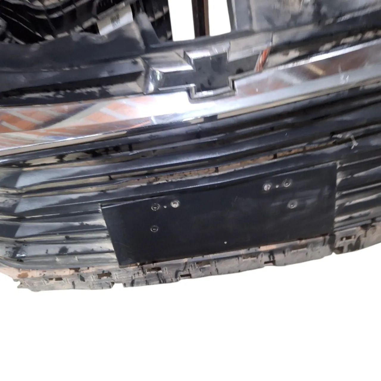 Grade frontal tracker 2020  com detalhe  - Foto 2