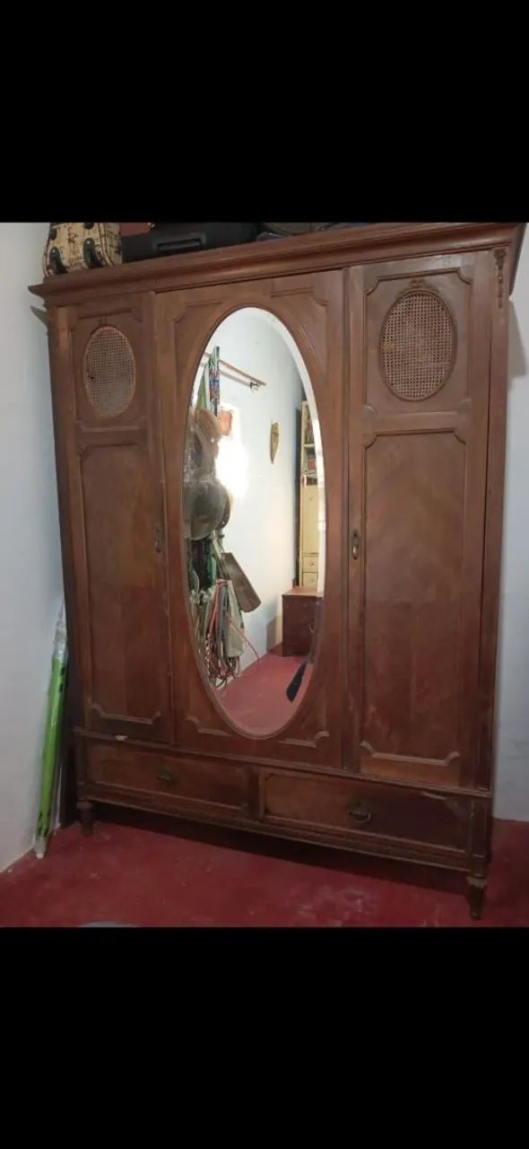 Guarda roupa antigo de madeira  - Foto 3