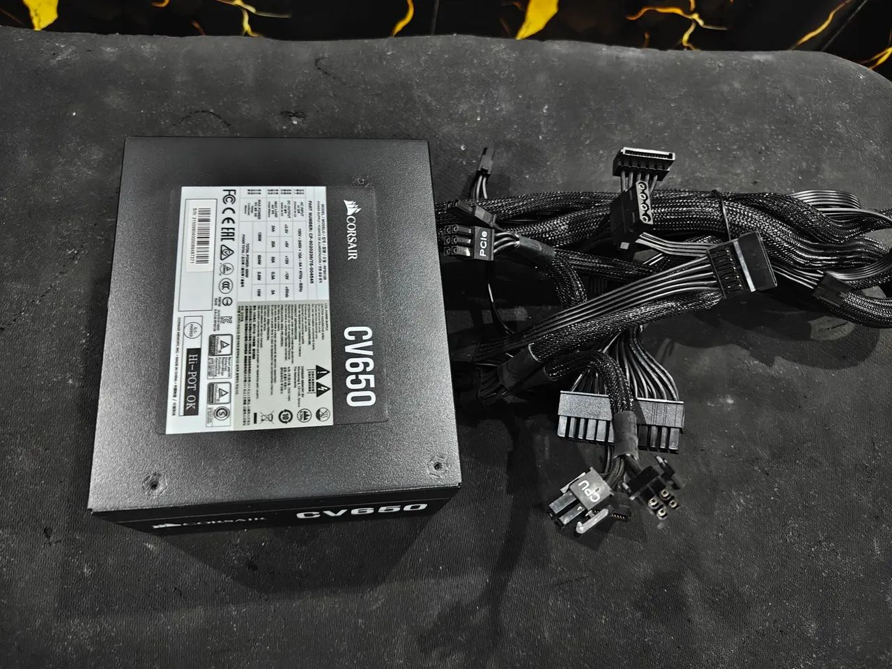 Fonte Corsair cv 650 w modelo nova 80plus - Foto 2