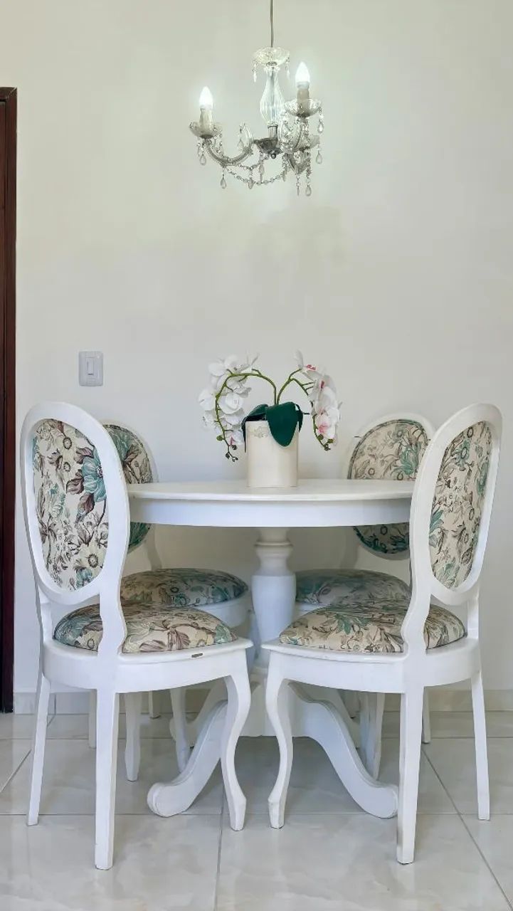 Conjunto cadeiras medalhão e mesa provençal  - Foto 2