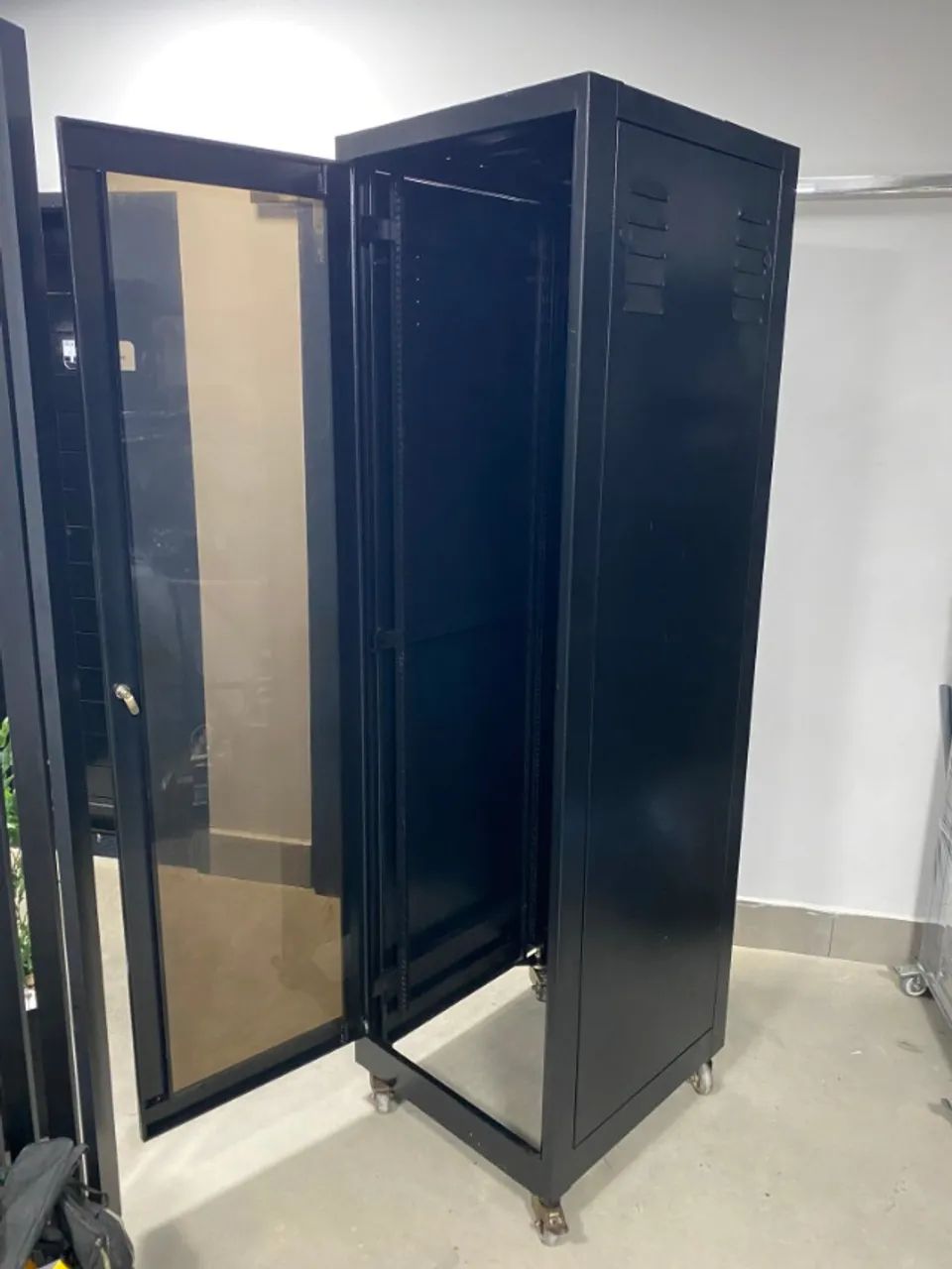 ARMARIO RACK 44U 870MM COM RODIZIO - Foto 2