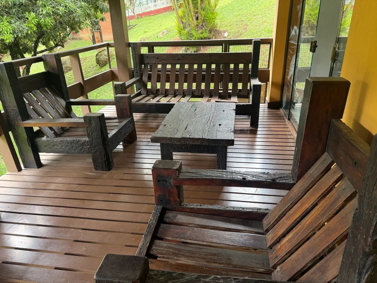 Conjunto de sofá externo rústico 
