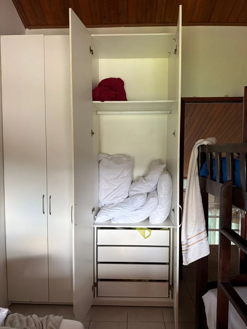 Vendo guarda-roupa  - Foto 2