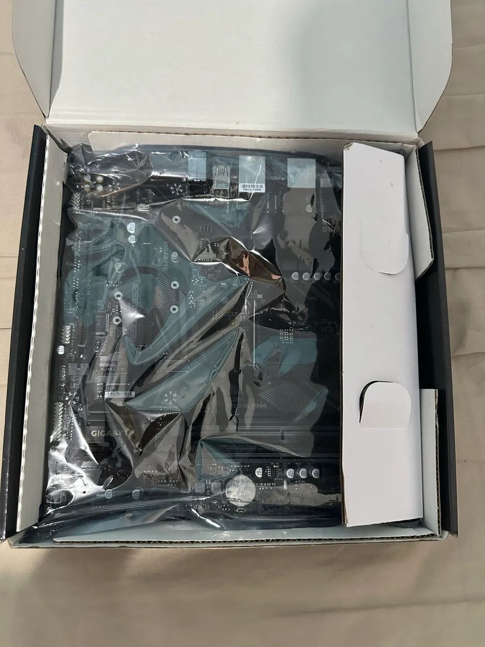 Placa mãe B550M DS3H Gigabyte  - Foto 2