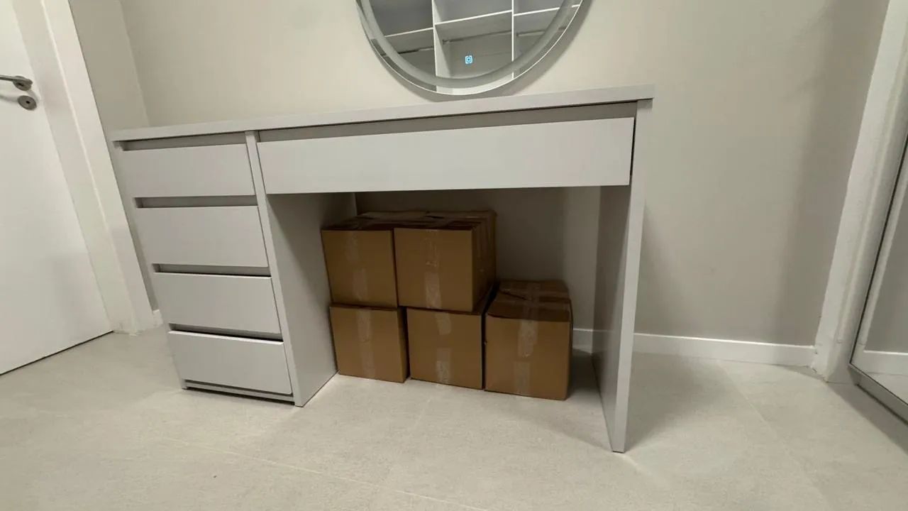 Desk64962182941059122