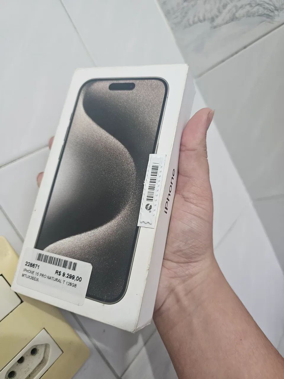 Vendo caixa VAZIA iphone 16 Pro - Foto 2
