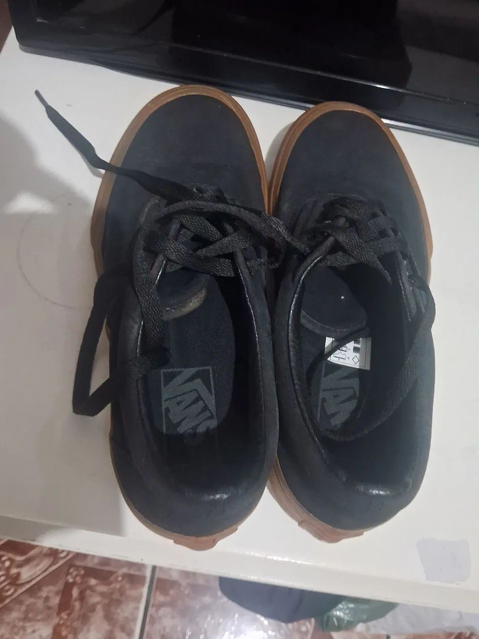 Tenis Vans era Black Classic Gum 35 - Foto 4