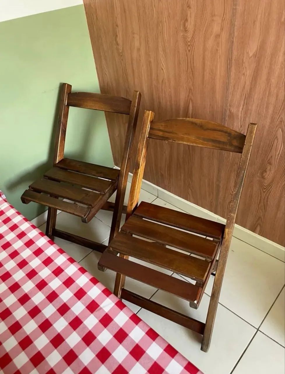 Conjunto 4 cadeiras de madeira