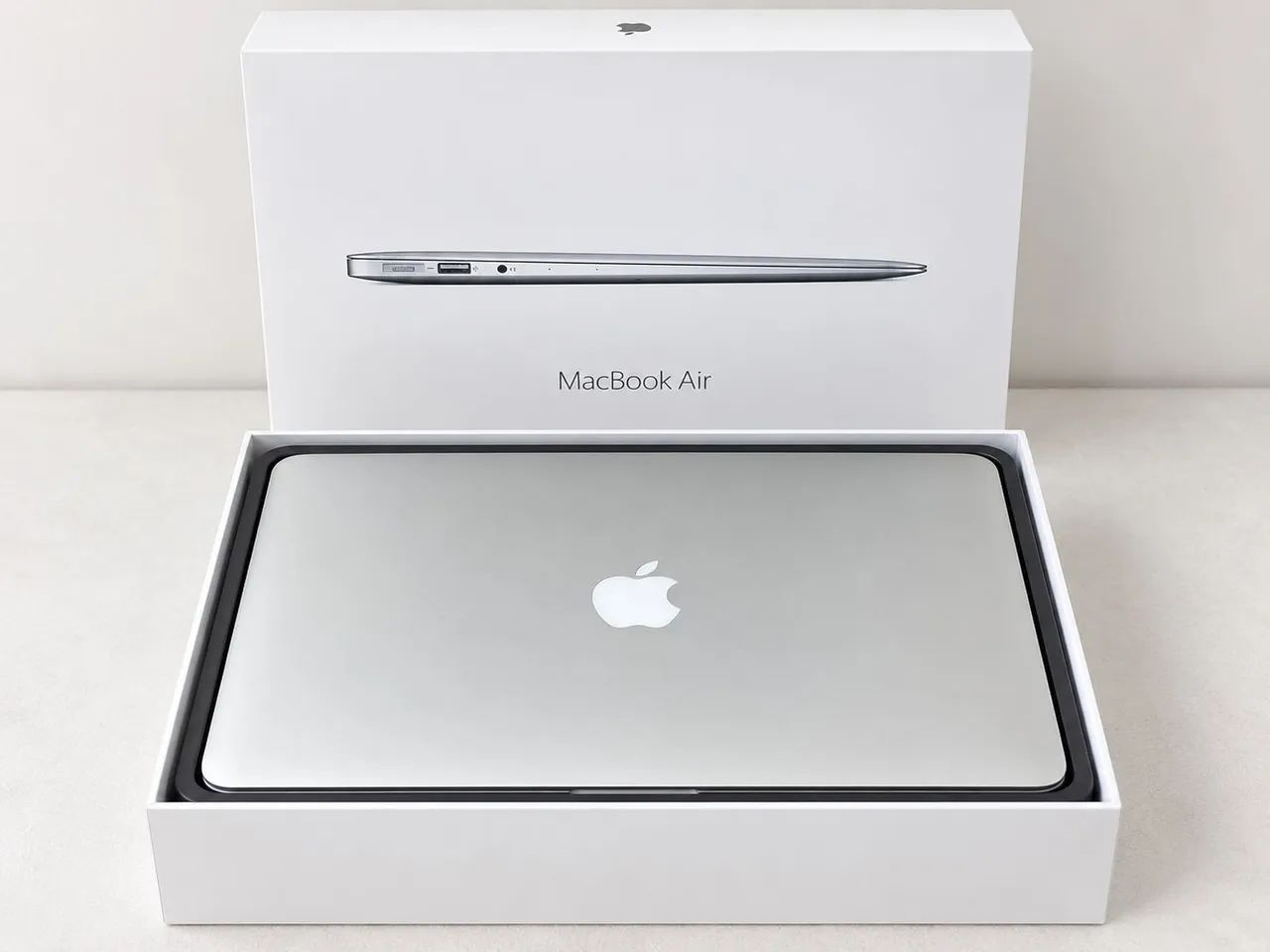 MacBook Air 13? 2015 i7 8GB SSD 128GB + Caixa e Carregador