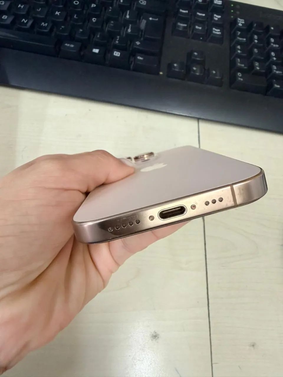 VENDO IPHONE 16 pro 128 gb  - Foto 2