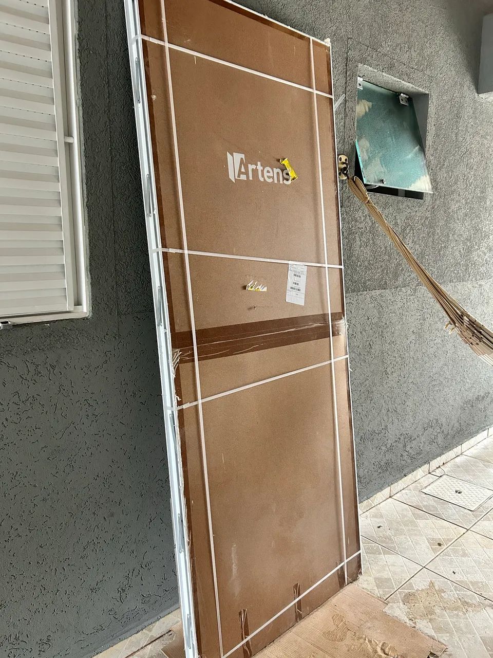 Vendo porta zera demais de Alumínio. - Foto 3