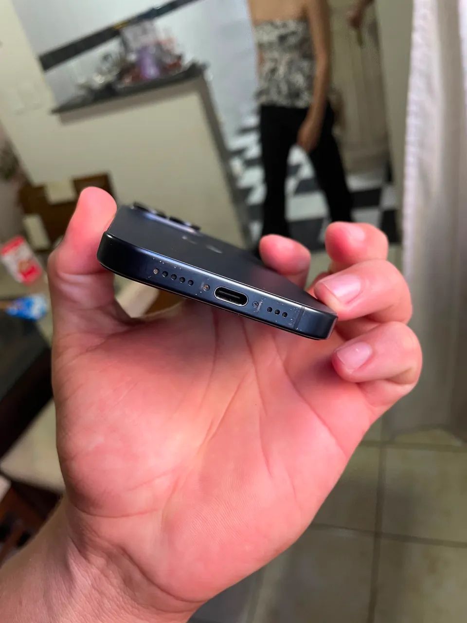 IPHONE 15 Pro 83% de bateria 128gb - Foto 4