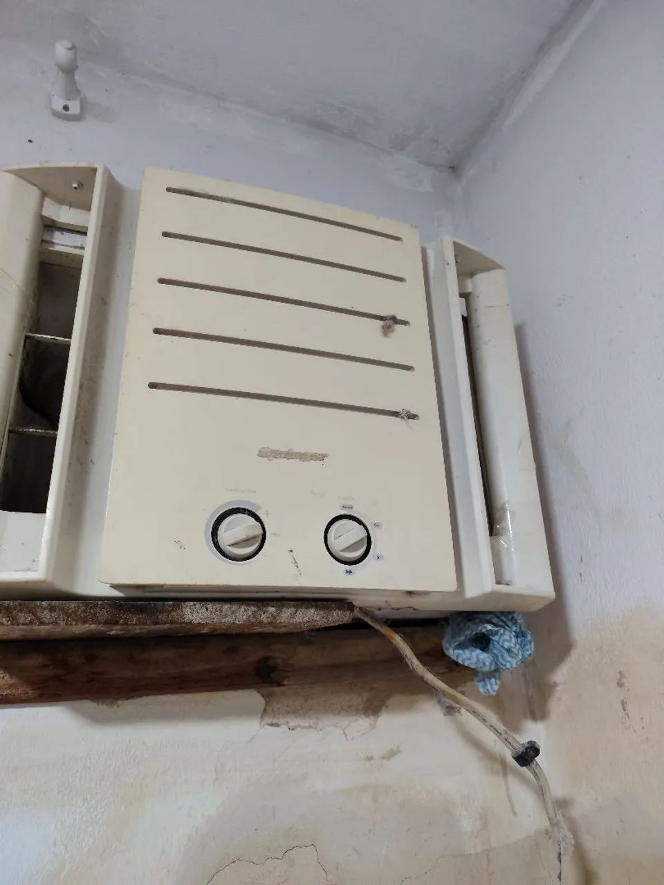 Ar condicionado funcionando 