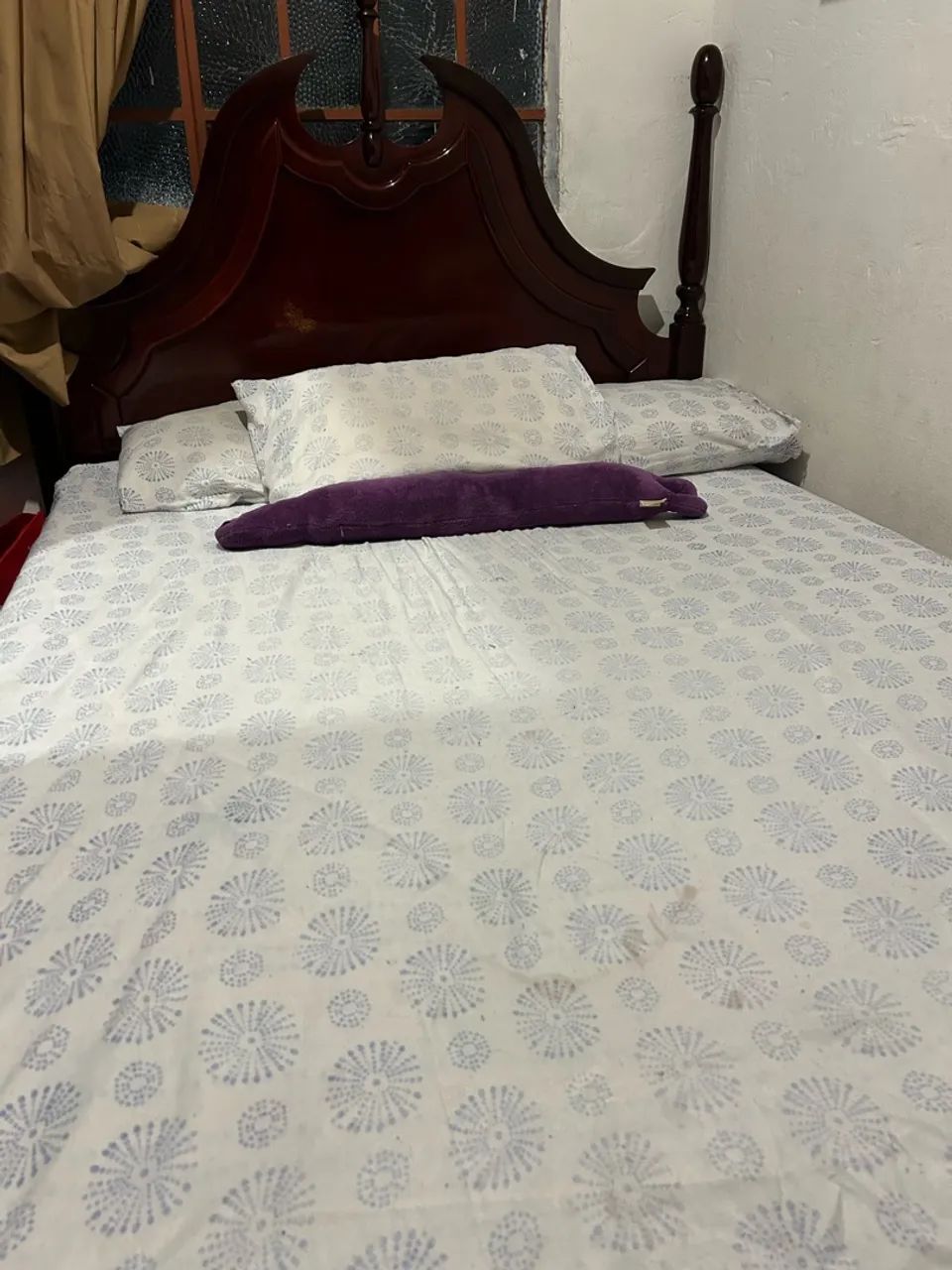 Cama casal com colchão 