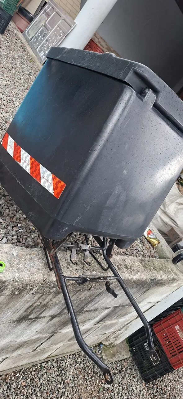 Bau grande 180 litros para titan