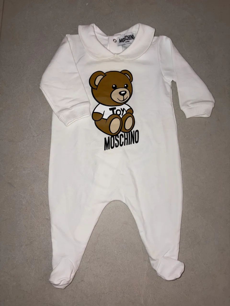 macacão moschino kids branco 6 meses