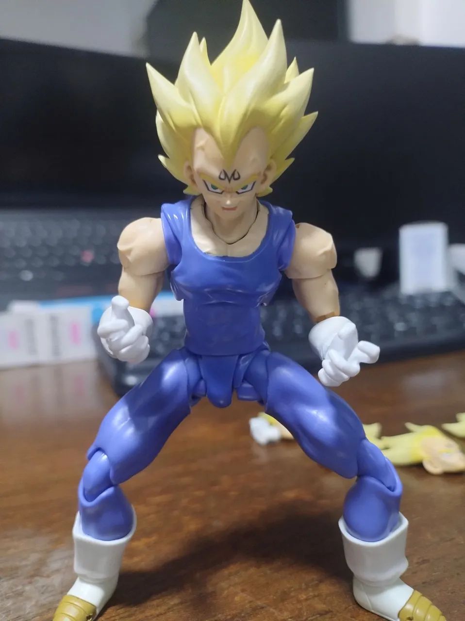S.H Figuarts Majin Vegeta - Cabelo repintado  por JP Customs - Foto 5