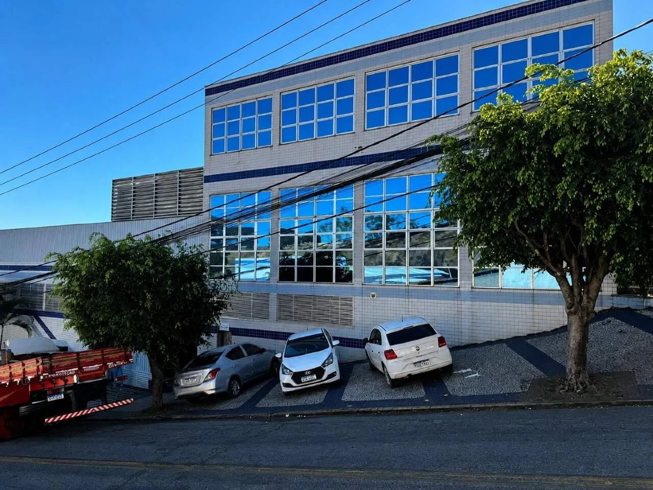 Excelente Sala na Região do Barreiro !!