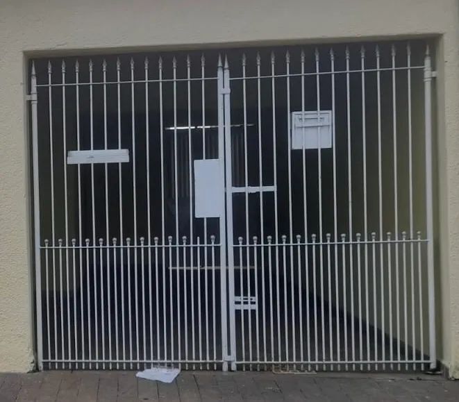 Portão de ferro maciço 