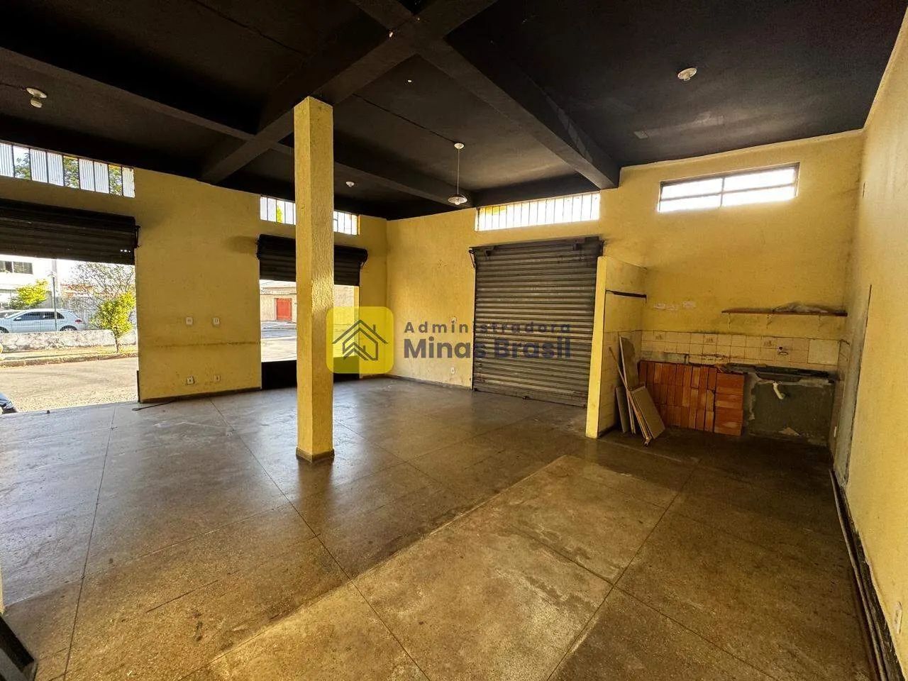 Excelente loja com aproximadamente 80m², bairro Regina/ Lindeia - Foto 4