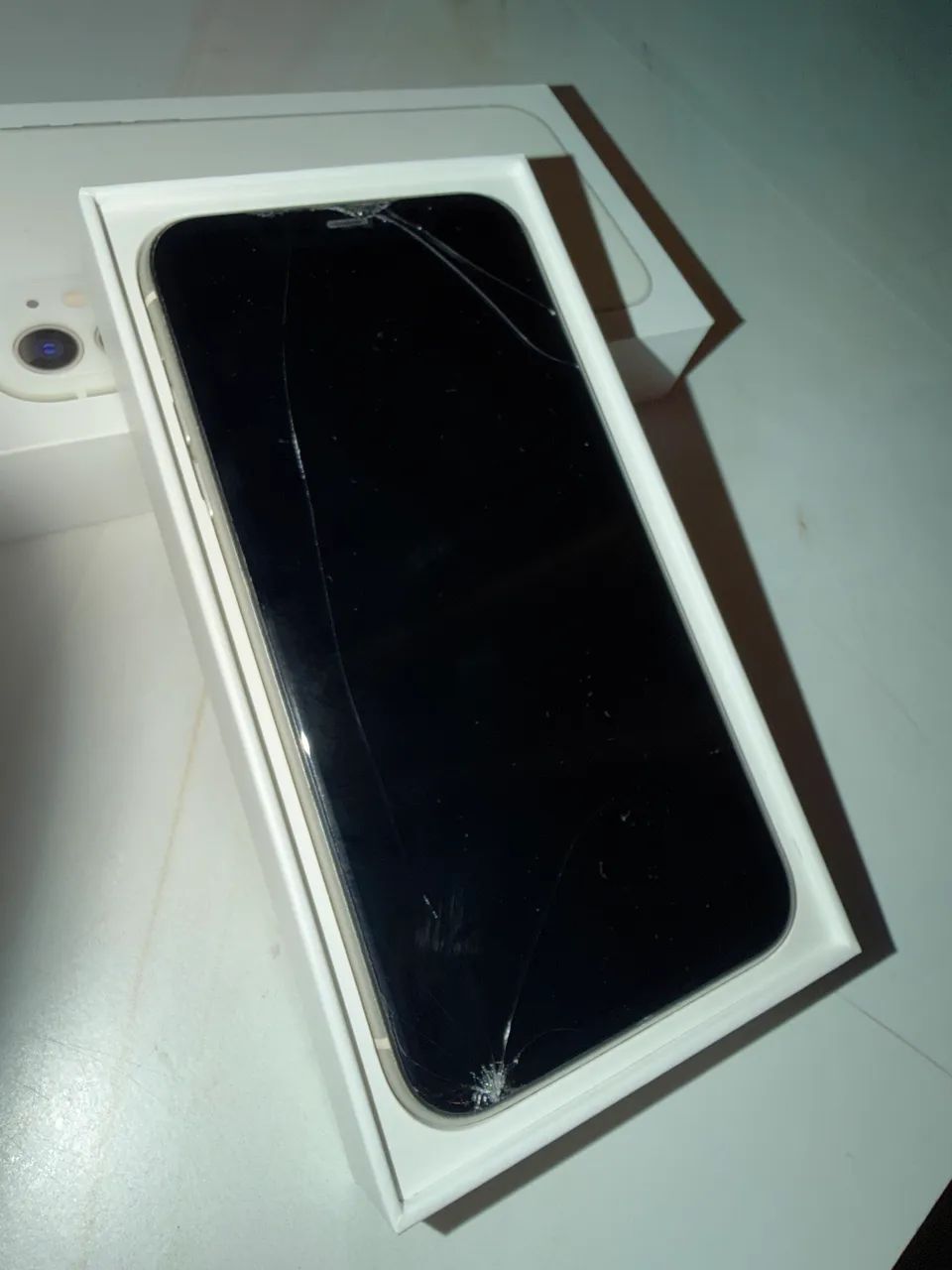 iPhone 11 128 GB Branco Usado  - Foto 2