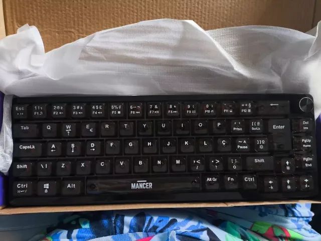 Teclado Mecanico Mancer Black Ghost V2 - LACRADO