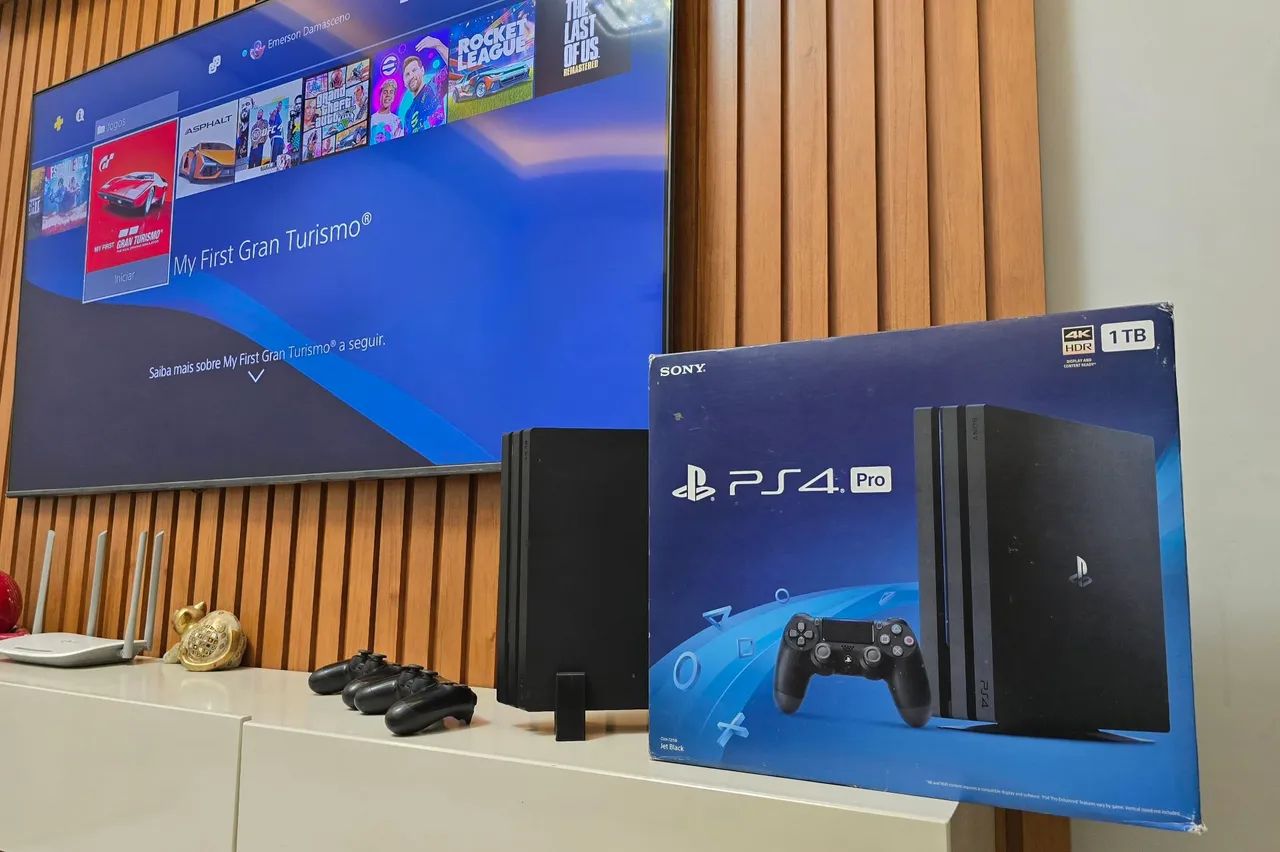 Ps4 pro na caixa