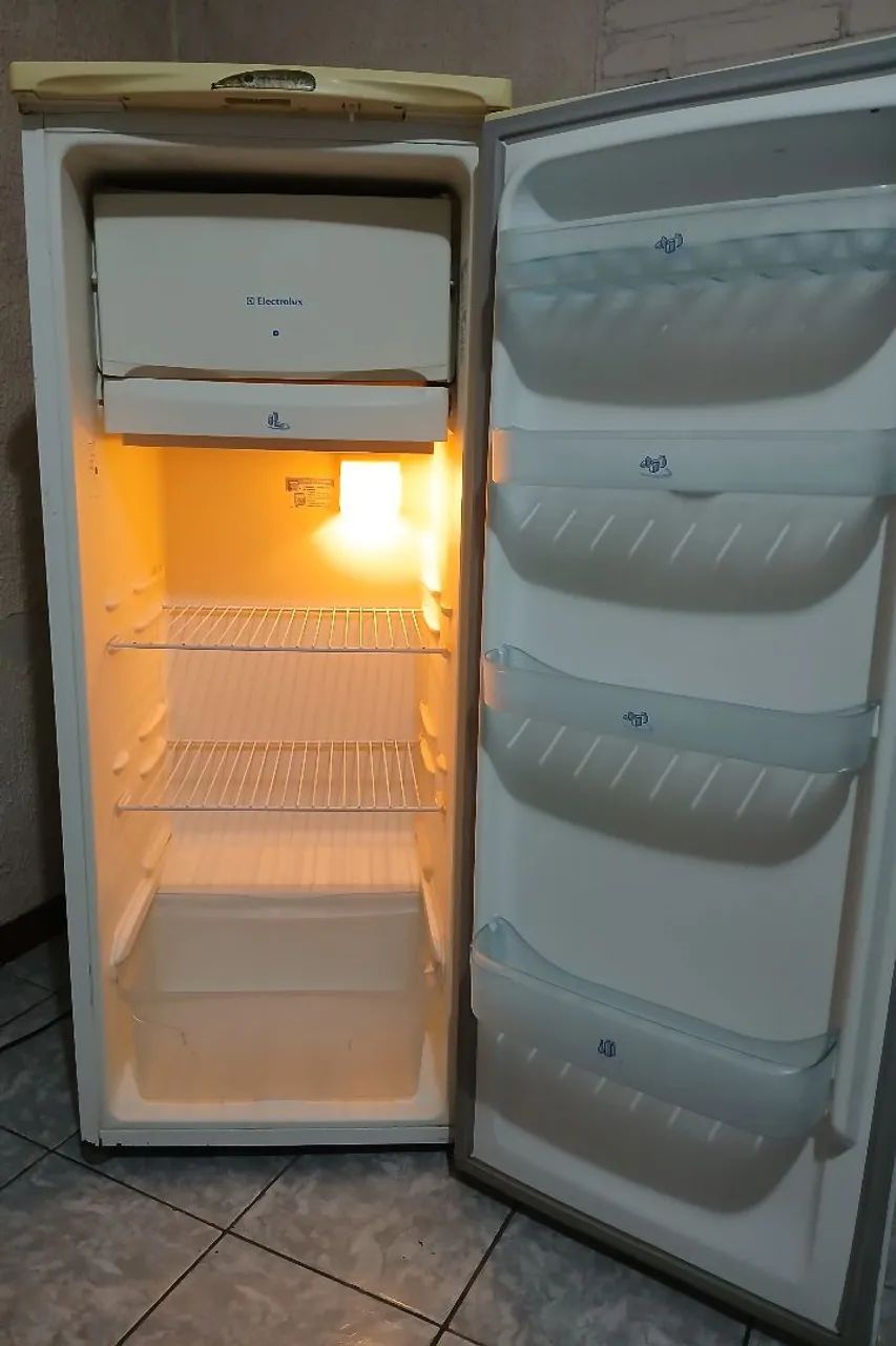 Geladeira Electrolux R250 - Foto 3