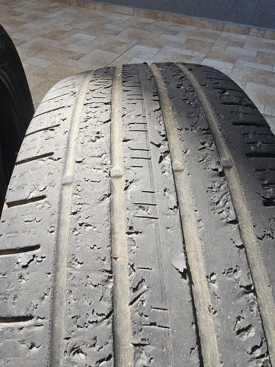 2 Pneus aro 18 225 60 tiggo 7 - Foto 2