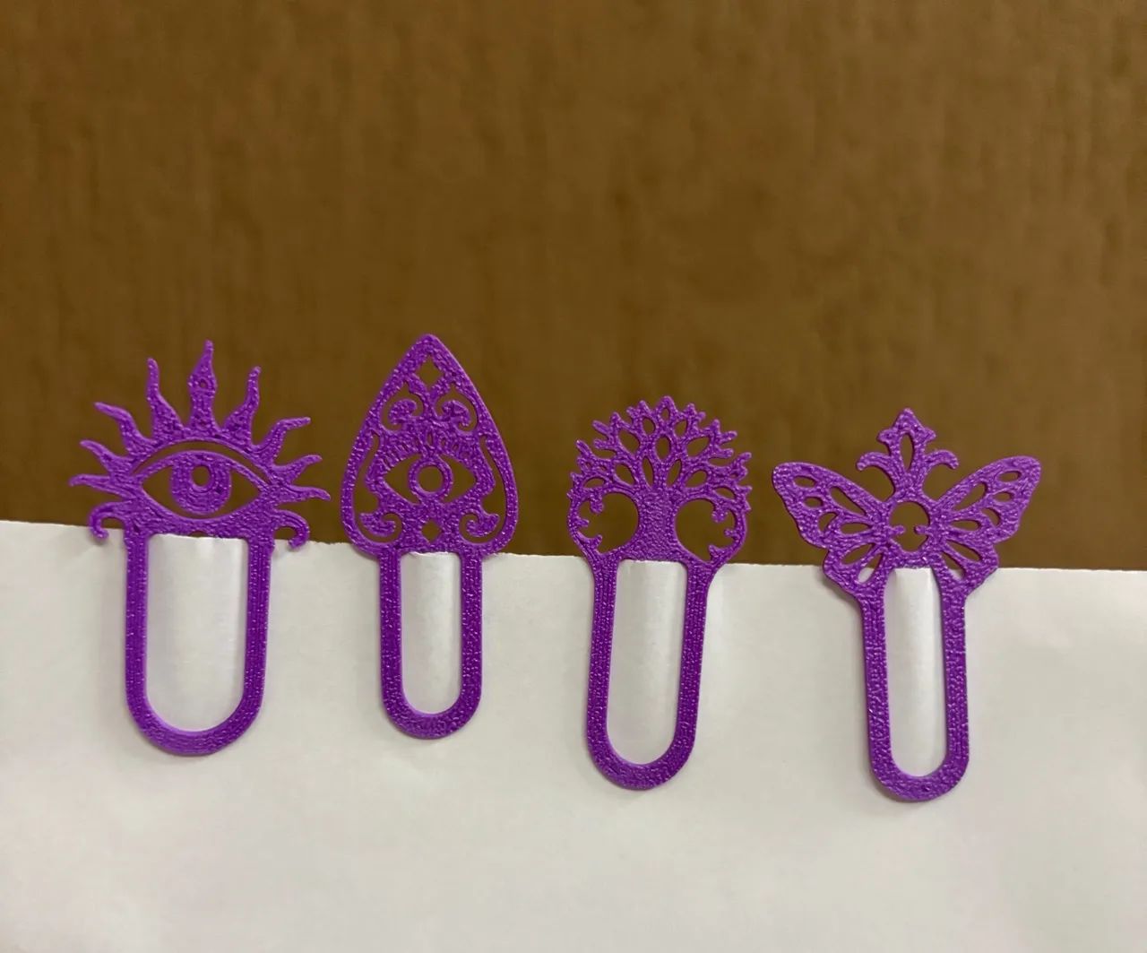 Kit Roxo com 8 Clipes de Papel Tema Gótico Clips - Foto 2