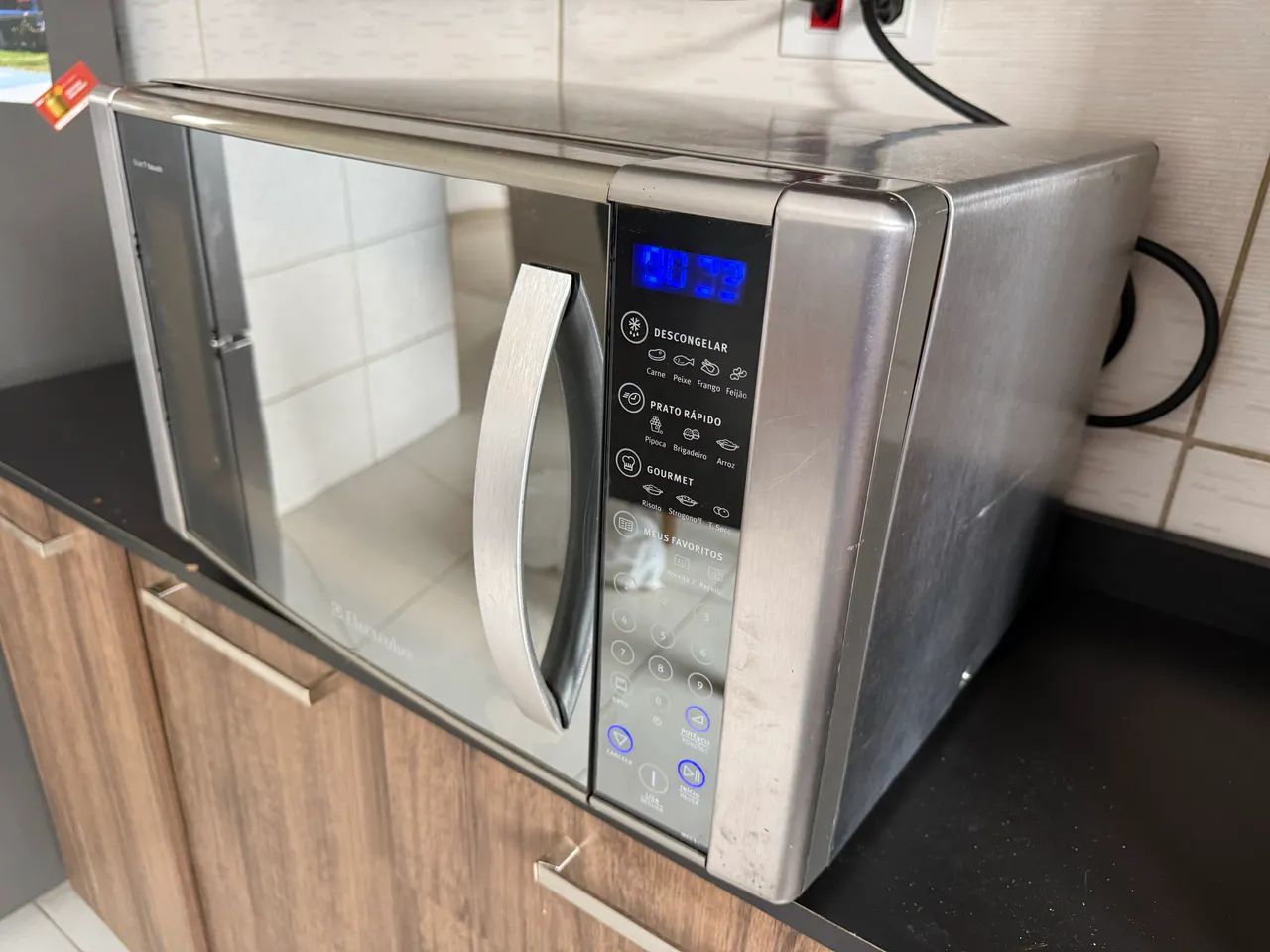 Microondas Electrolux com Grill 110 V - Foto 3