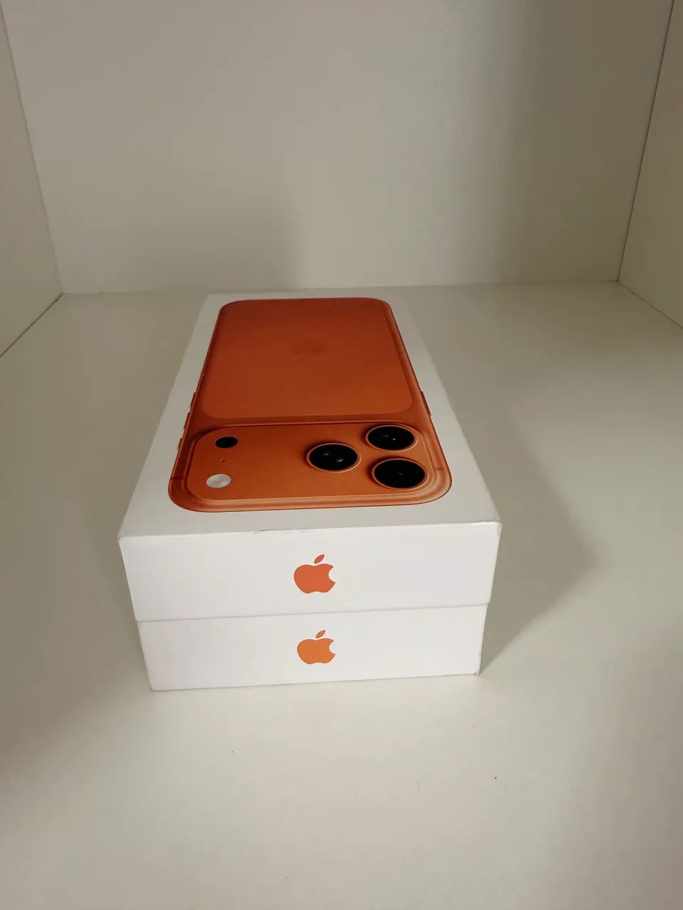 iPhone 17 Pro Max NOVO LACRADO Laranja - Foto 4