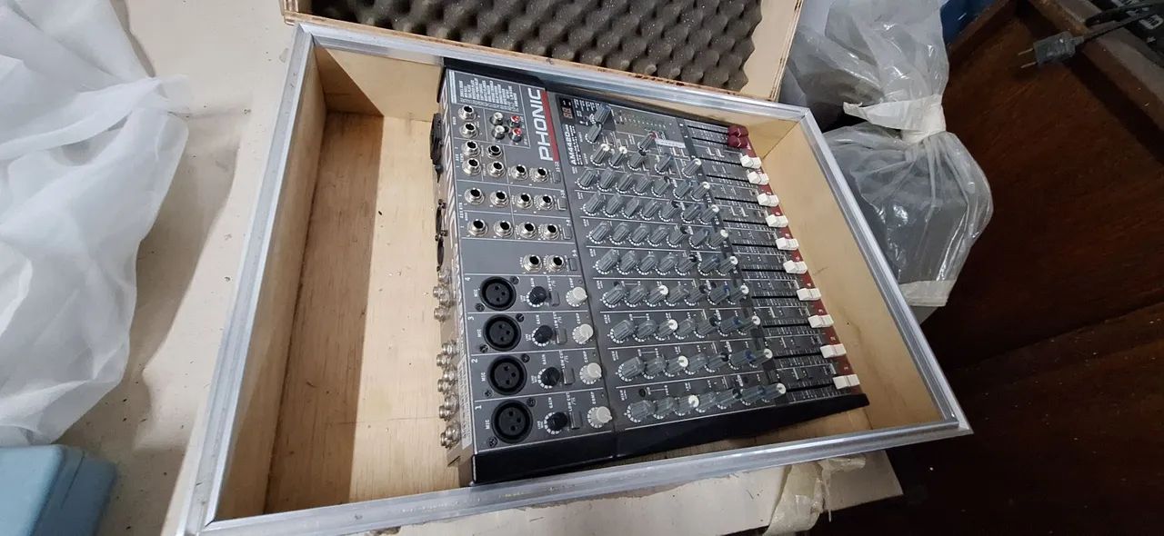 Mesa PHONIC AM442D 12canal - Foto 2