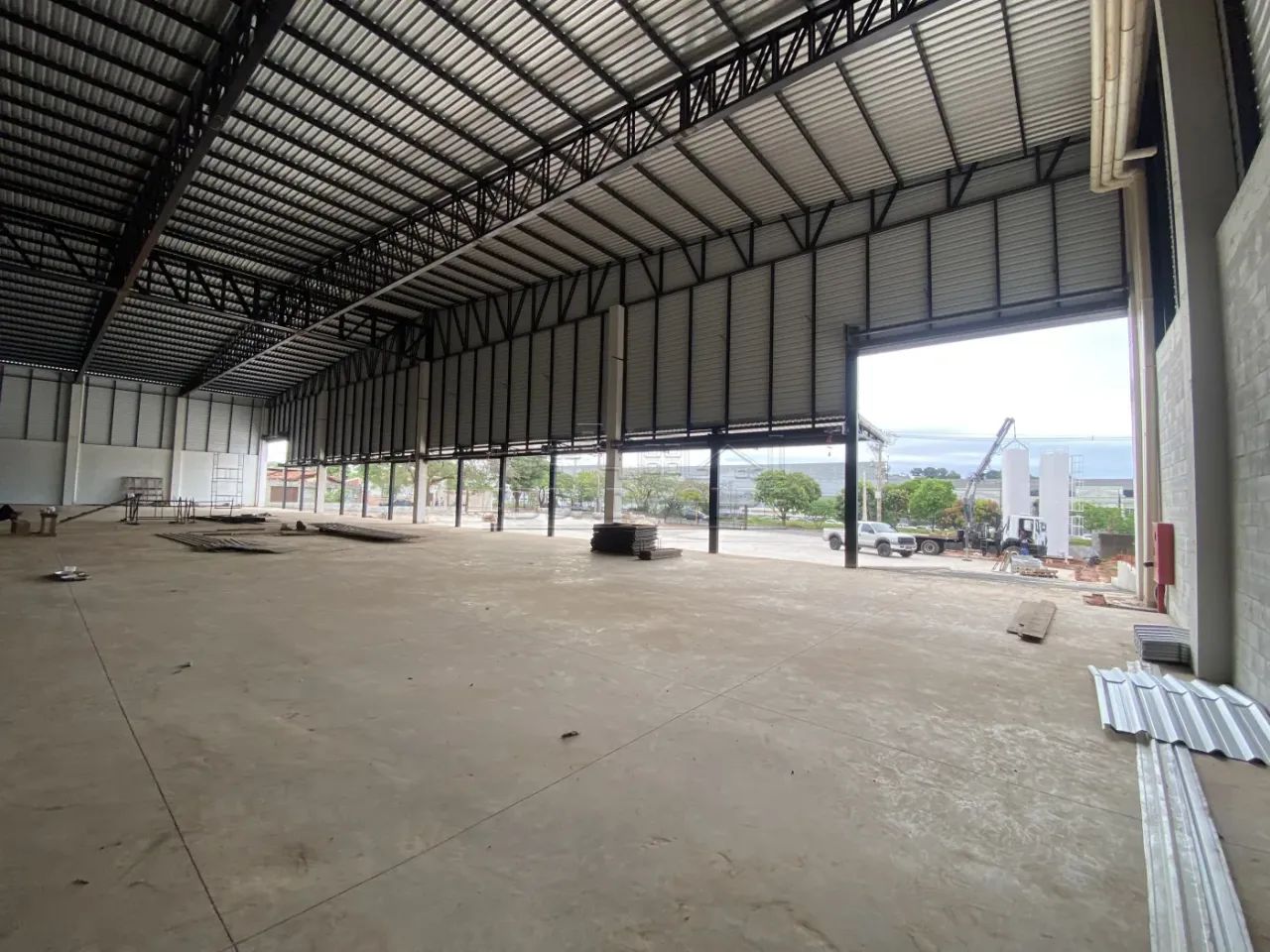 Galpão Logístico com 2.500 m², 12 Docas e Área de Manobra de 1.500 m² - Foto 2