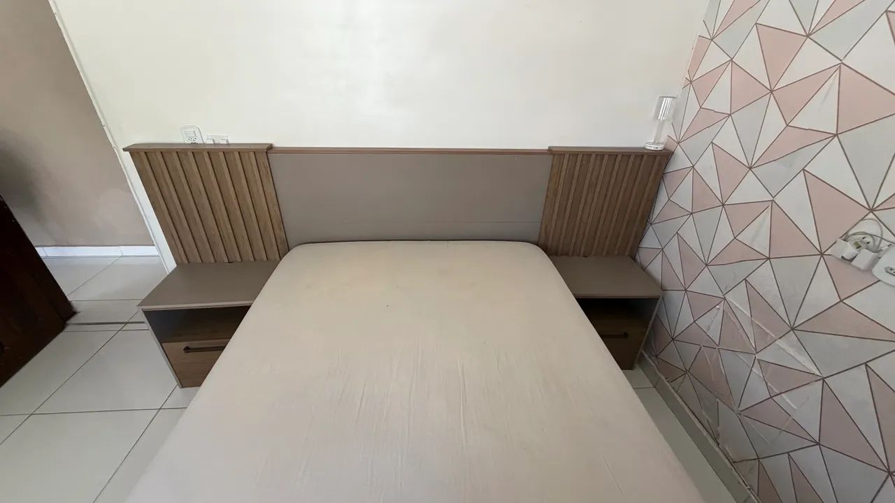 Cabeceira de casal ripada com 2 criado mudo  - Foto 2