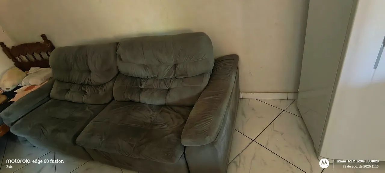Vendo sofá retrátil 2 lugares para reforma. Motivo mudança. - Foto 4