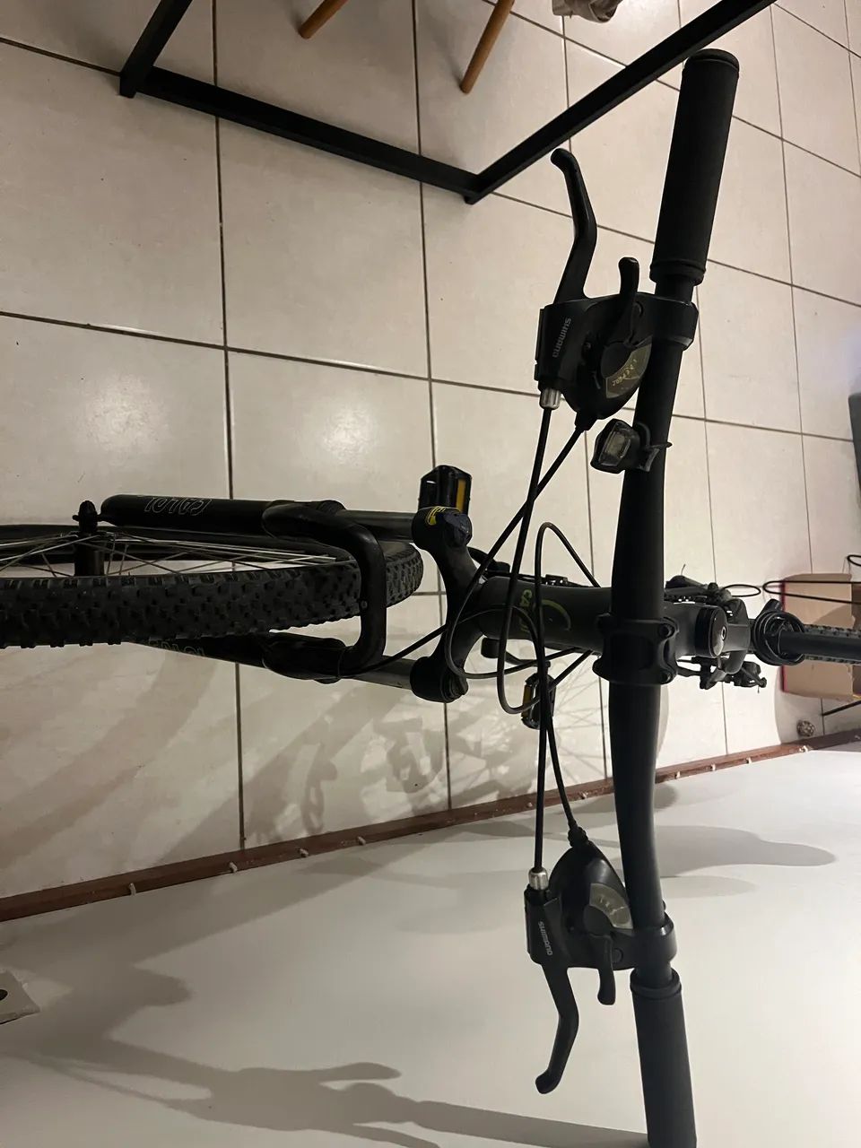 Bicicleta Caloi Aro 29 - Shimano - Freio a Disco - Suspensão Dianteira - Foto 3