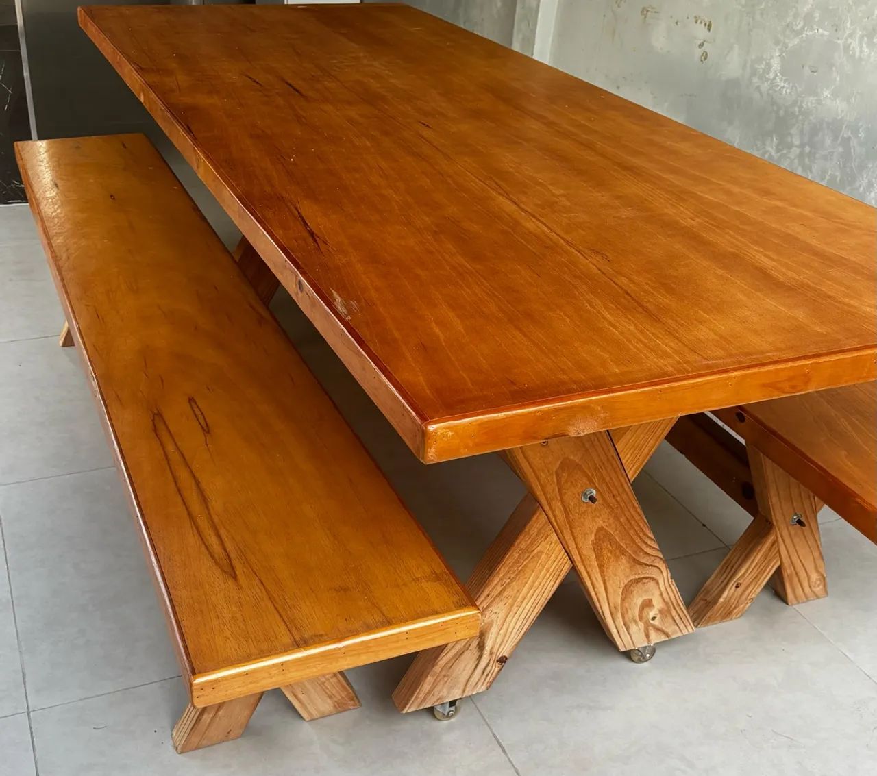 Mesa com bancos - Foto 4
