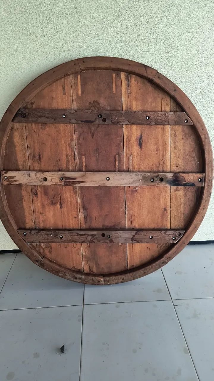 Conjunto mesa e 6 cadeiras de madeira maciça  - Foto 4