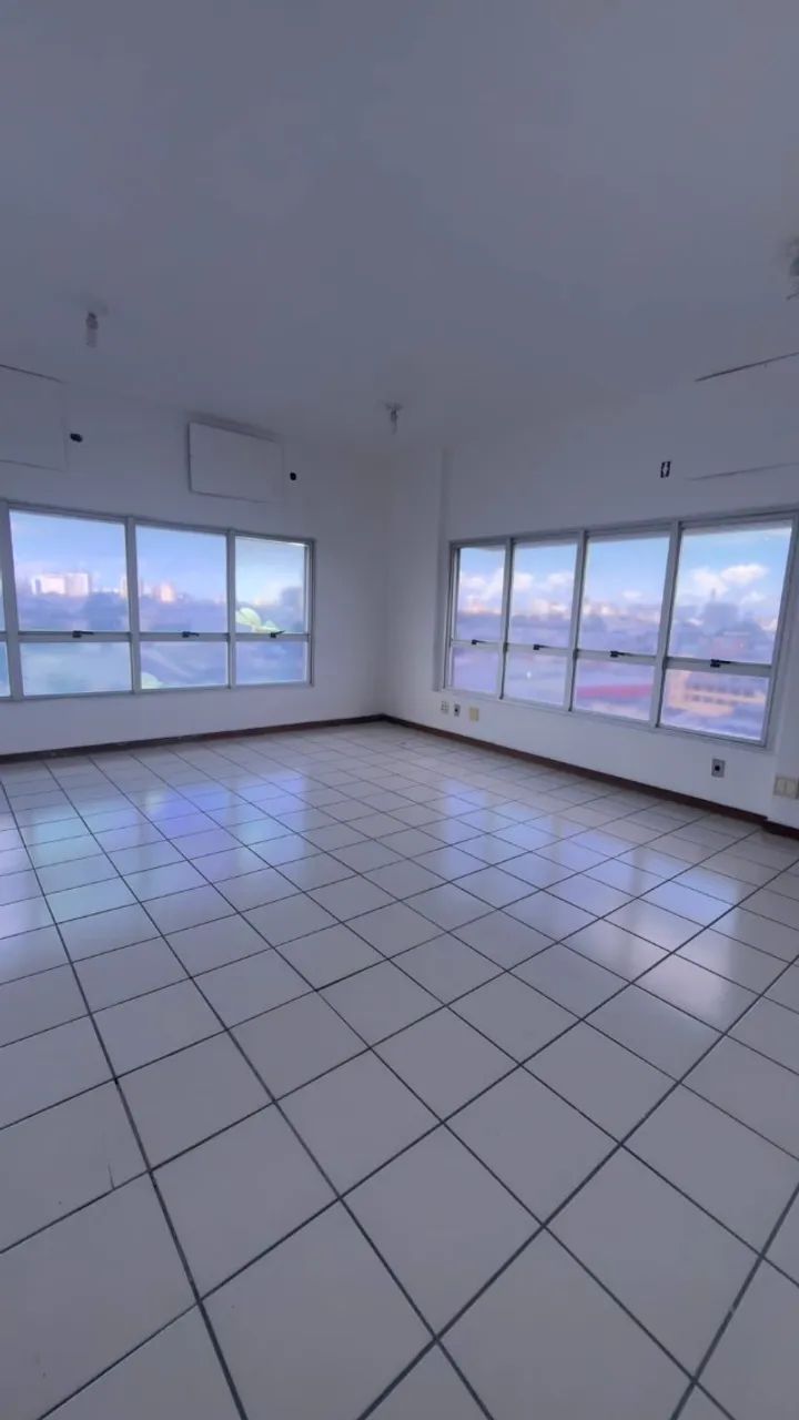 Sala Comercial 40m² no 9º Andar no Edifício Empire Center