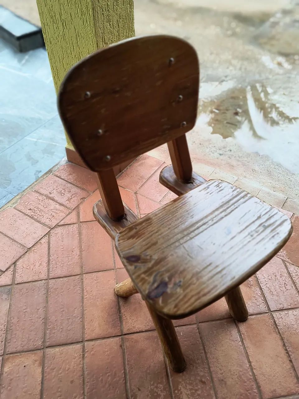 Mesa madeira maciça com 4 cadeiras.  - Foto 4