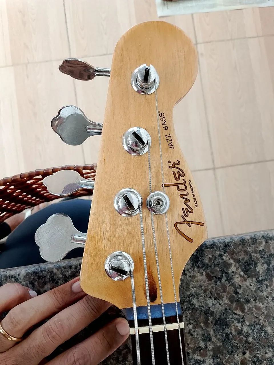 Baixo fender Squier - Foto 4