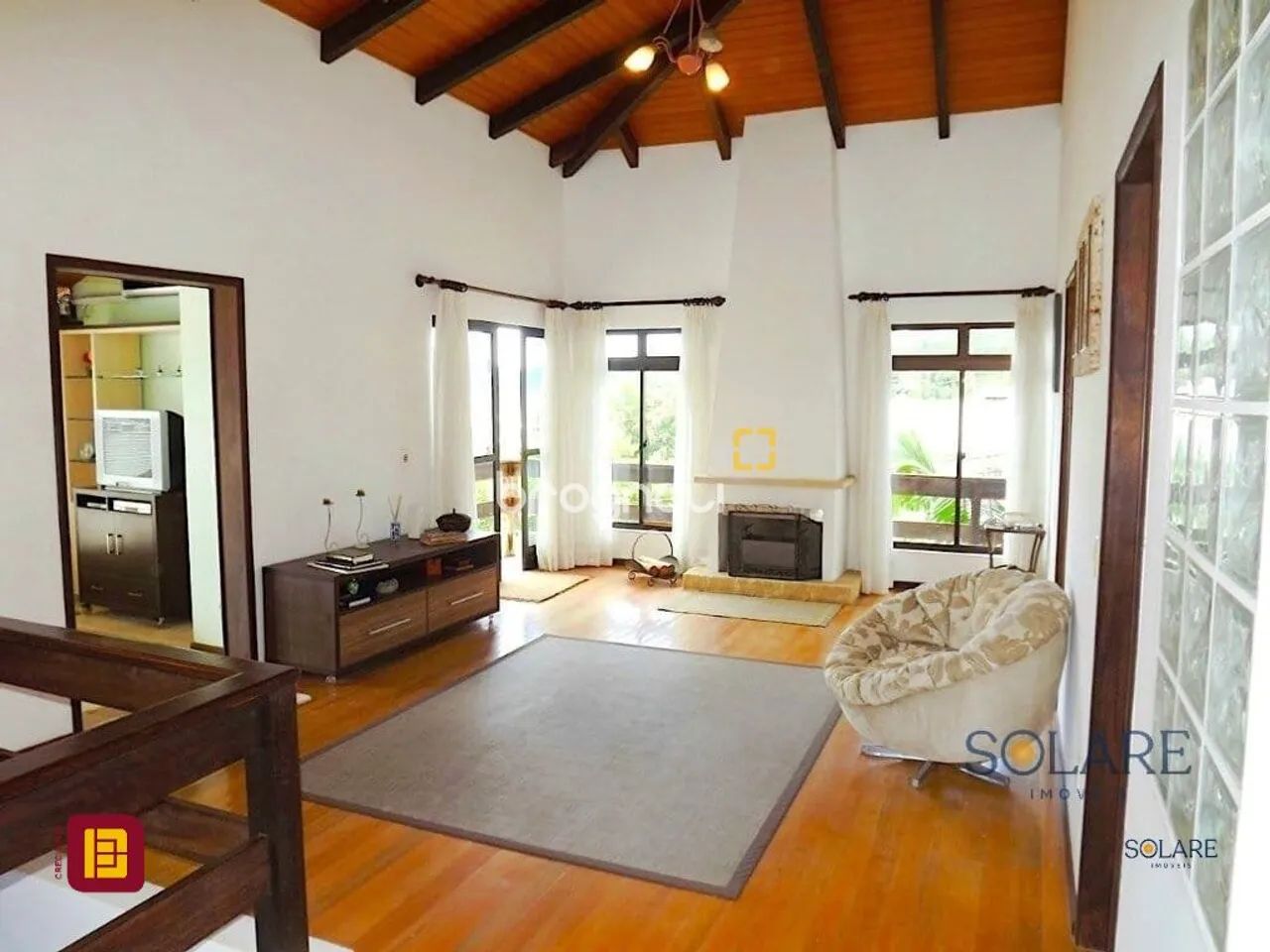 Casa financiável com 6 dormitórios (1 suíte) - 3 v