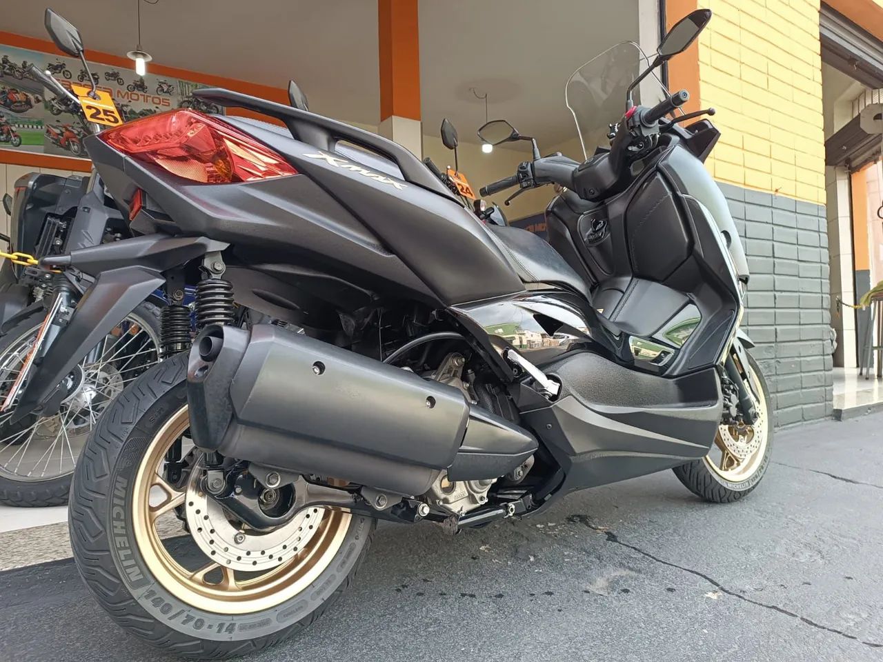 XMAX 250 2021 preta  - Foto 5