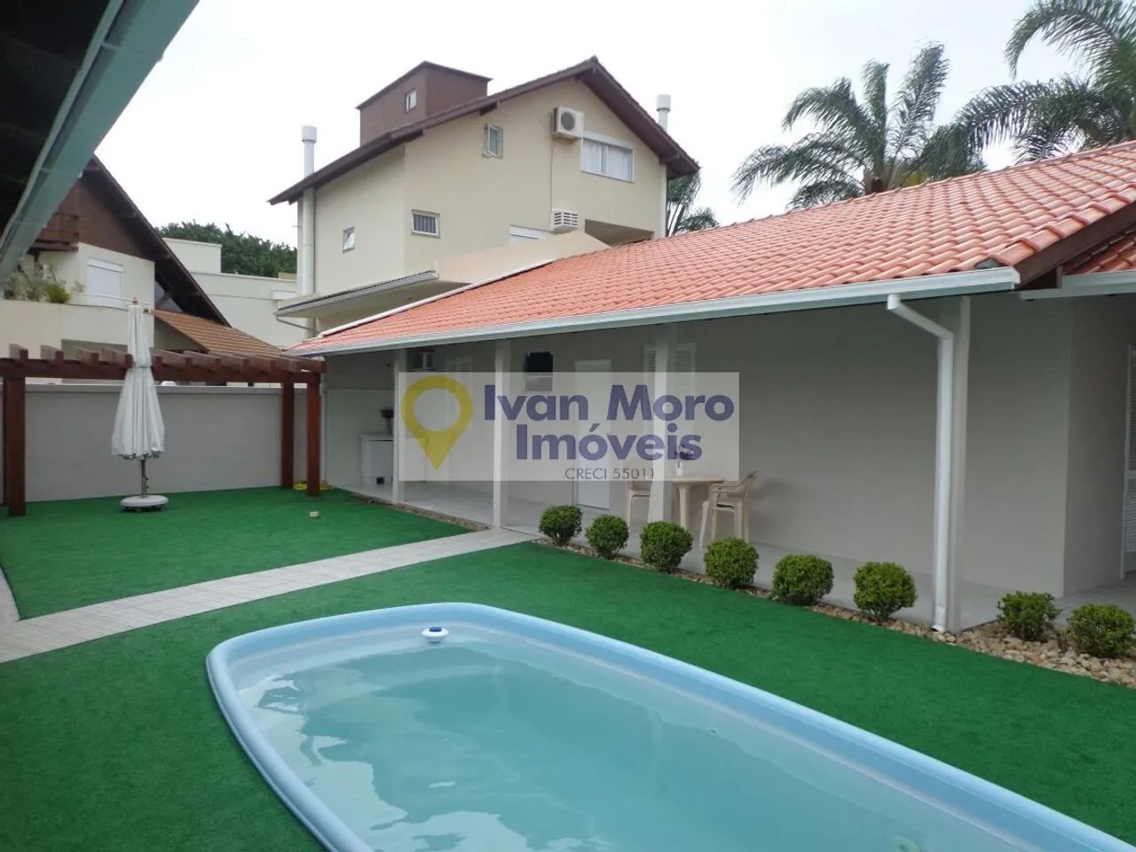 Casa com Piscina em Daniela a venda - Florianópolis  SC