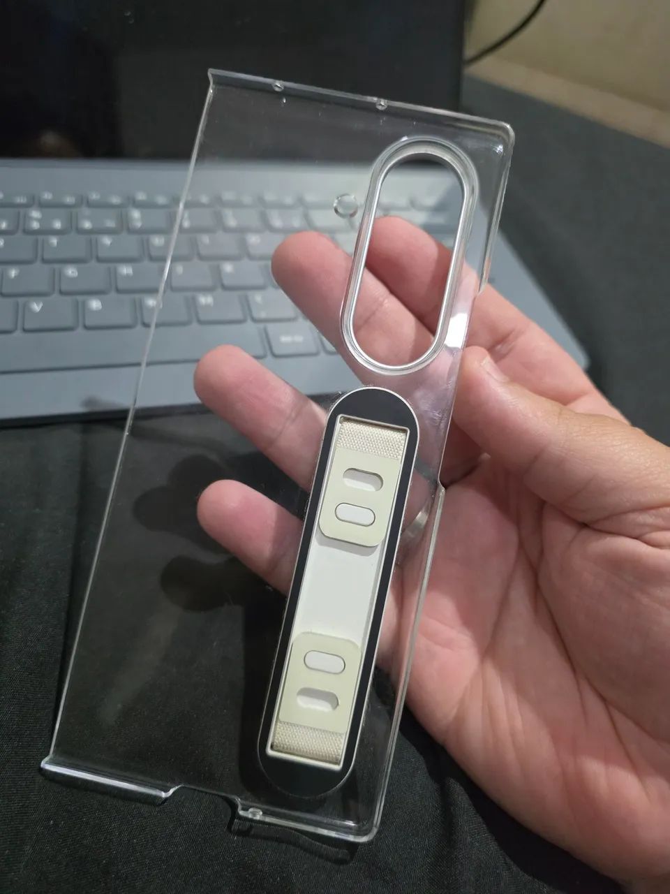 Case Original Samsung Z Fold 7 - Transparente com Alça   - Foto 2